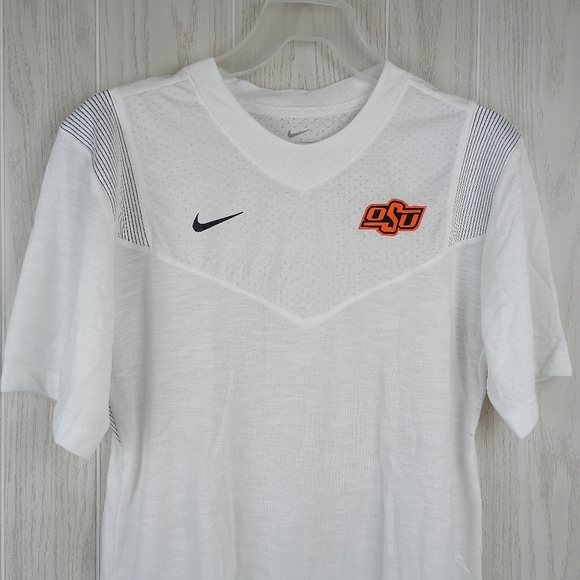 Nike Oklahoma State University Cowboys white medium t-shirt OSU - Picture 3 of 13